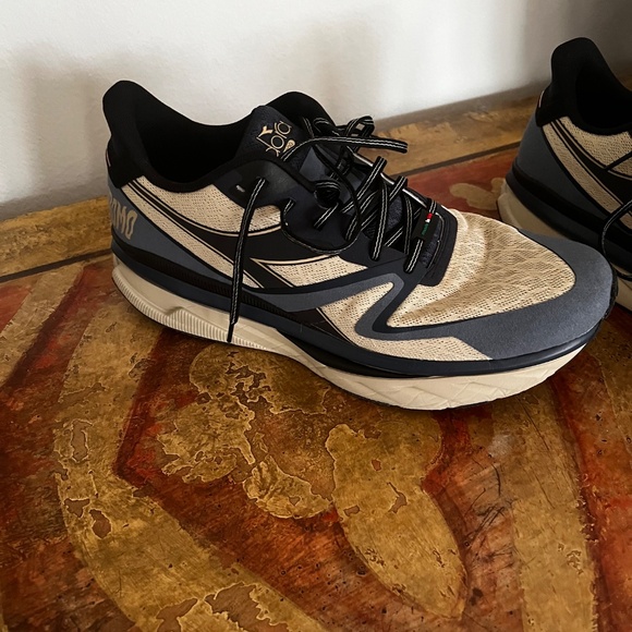 Diadora atomo v7000 - Picture 4 of 6